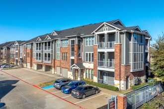 Platinum Castle Hills in Lewisville, TX - Foto de edificio - Building Photo