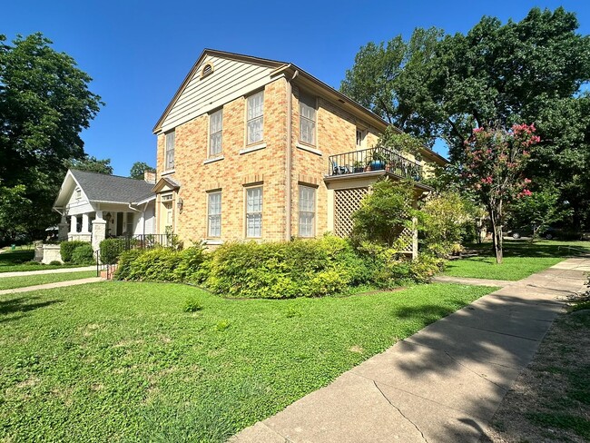 property at 3210 Hemphill Park