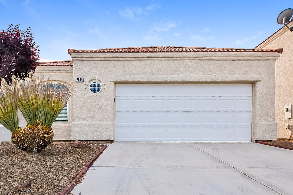 7644 Picnic St in Las Vegas, NV - Building Photo