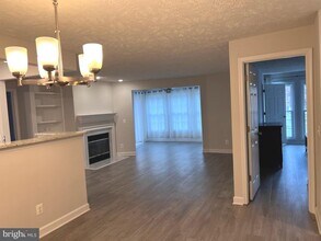 12005 Ridge Knoll Dr-Unit -409A in Fairfax, VA - Building Photo - Building Photo
