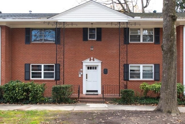 property at 3660 Peachtree Rd NE