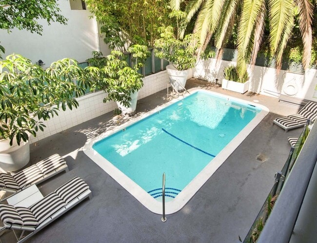 1147 N Clark St in West Hollywood, CA - Building Photo - Building Photo