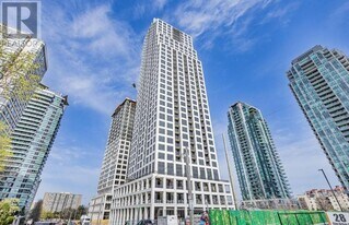 36 Elm Dr W in Mississauga, ON - Building Photo