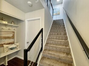 1425 E Ocean View Ave in Norfolk, VA - Foto de edificio - Building Photo