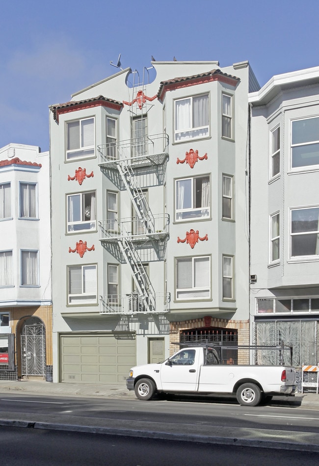 690 Guerrero St in San Francisco, CA - Building Photo - Building Photo