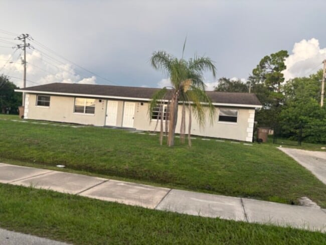 property at 801 SE 8th Pl