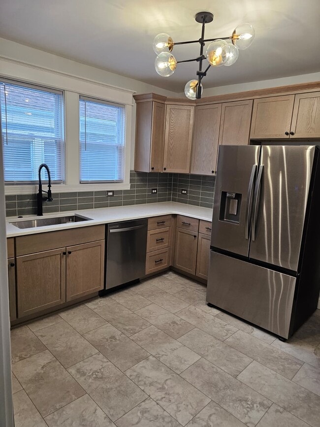 77 Lovering Ave, Unit #2 Upper Flat, Unit #2 Upper Flat
