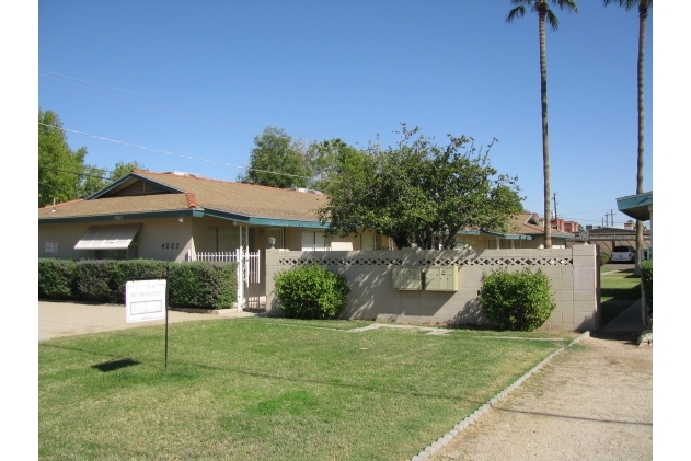 The Quad in Phoenix, AZ - Building Photo