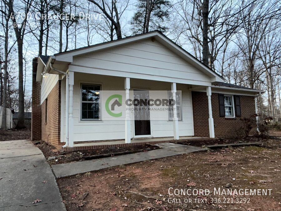 4700 Chaucer Dr in Greensboro, NC - Building Photo