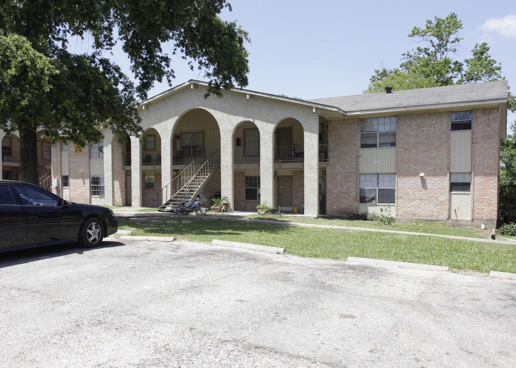 Woodrow Apartments in Channelview, TX - Building Photo