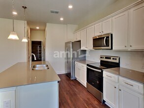 27349 St Andrews Ave in Wesley Chapel, FL - Building Photo - Building Photo