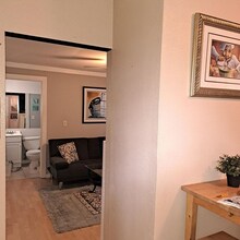 313 1/2 5th St in Huntington Beach, CA - Foto de edificio - Building Photo