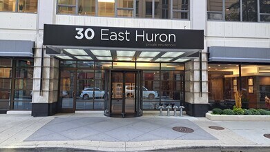 30 E Huron St in Chicago, IL - Building Photo - Building Photo