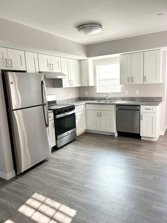 Flax Meadow Townhomes in Highland, IL - Foto de edificio