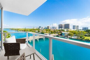 9521 E Bay Harbor Dr in Bay Harbor Islands, FL - Building Photo