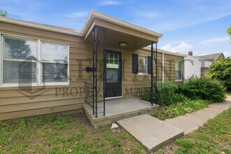 2242 S Laura St in Wichita, KS - Building Photo - Building Photo