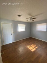 1917 Gregory Dr in Amarillo, TX - Building Photo - Building Photo