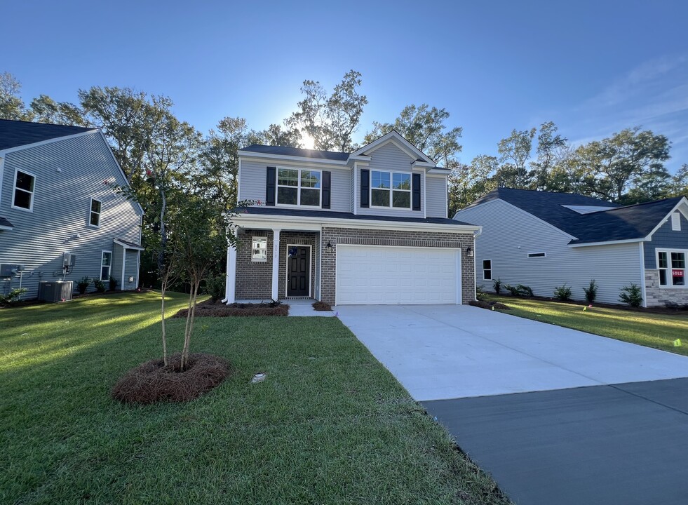 8815 Citronella Way in North Charleston, SC - Building Photo