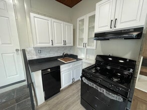 13712 Saranac Dr in Whittier, CA - Foto de edificio - Building Photo