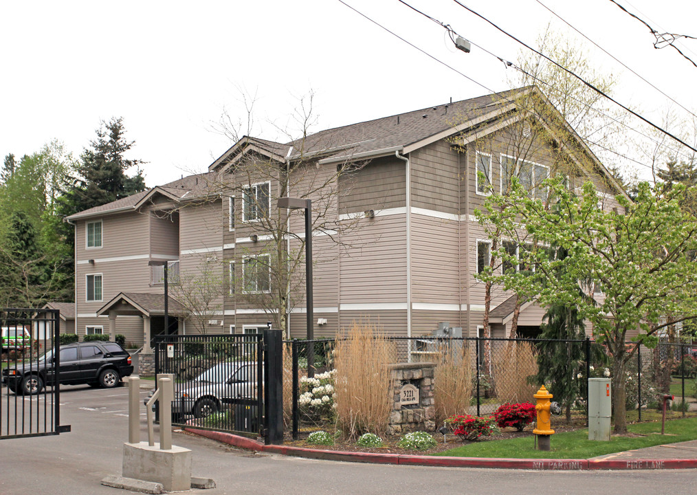 Casa Bella Apartments in Seatac, WA - Building Photo