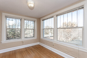 Chetwynd Apartments in Des Moines, IA - Building Photo - Interior Photo