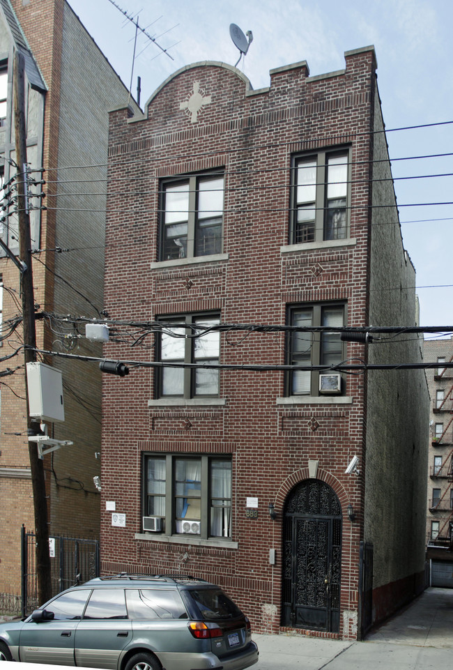 683 E 234th St in Bronx, NY - Building Photo - Building Photo