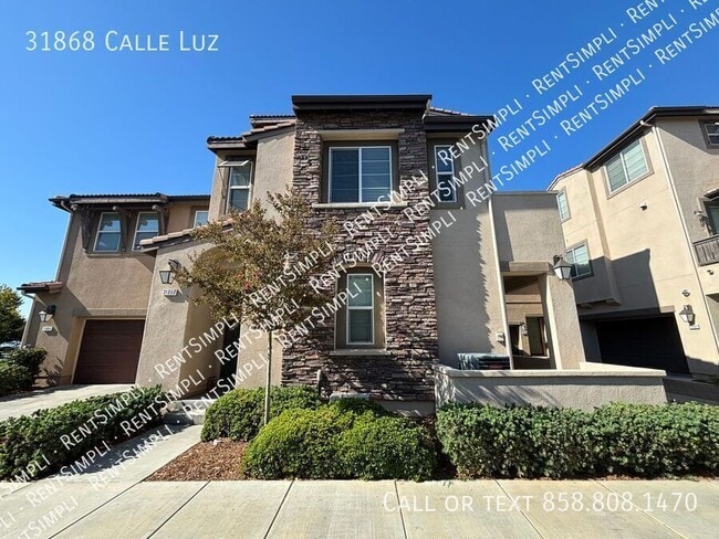 property at 31868 Calle Luz