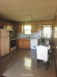 2504 Commerce Dr photo'