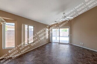 3859 E Longhorn Dr in Gilbert, AZ - Building Photo - Building Photo