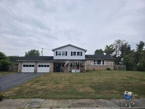 653 Devonshire Dr in Carlisle, PA - Building Photo - Building Photo
