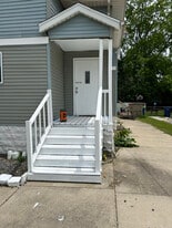 600 N Sherman St in Bay City, MI - Building Photo