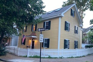 7 Perry St, Unit 1 in Brookline, MA - Building Photo