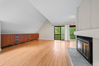 83 Mallard Dr in Farmington, CT - Building Photo - Building Photo