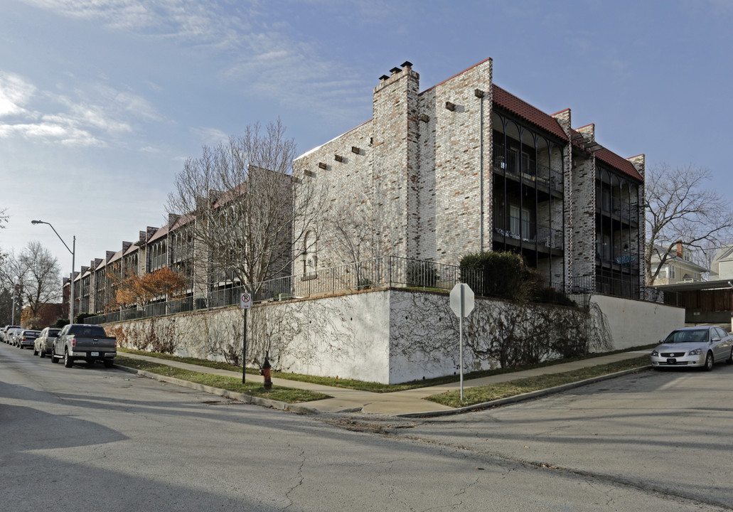 The Madrid Condominium in Kansas City, MO - Foto de edificio