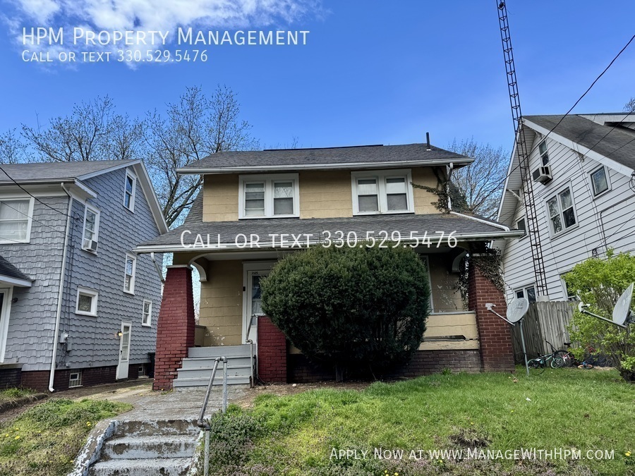 1525 Plain Ave NE in Canton, OH - Building Photo