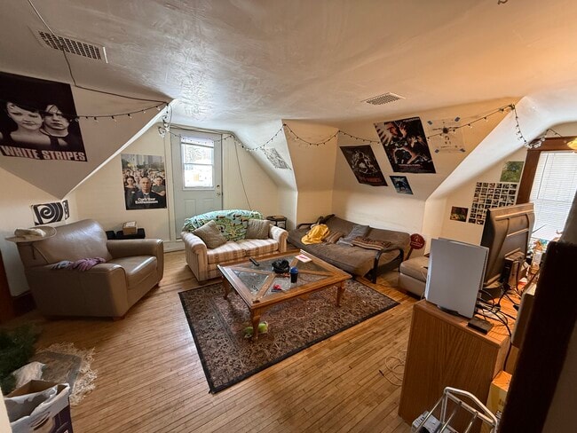 315 Chippewa St in Eau Claire, WI - Foto de edificio - Building Photo