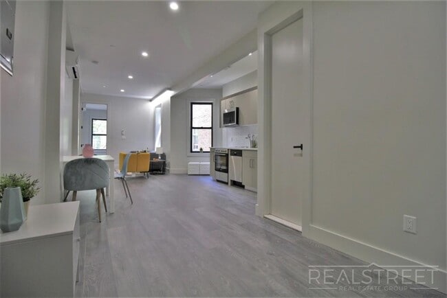 property at 1259 Lincoln Pl