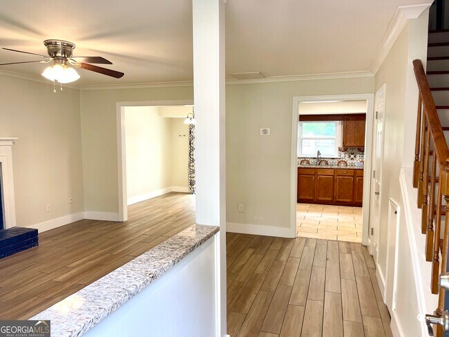 696 Redland Dr in Jonesboro, GA - Building Photo - Building Photo