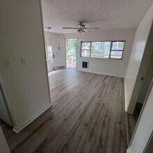 94 Harris Rd NE, Unit 4 in Fort Walton Beach, FL - Foto de edificio - Building Photo