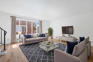 43 W 30th St in Bayonne, NJ - Building Photo