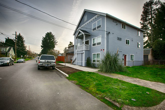 8207 N Montana Ave in Portland, OR - Building Photo - Other