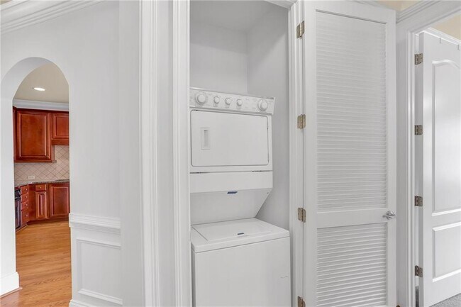 2300 Peachford Rd in Atlanta, GA - Building Photo - Building Photo