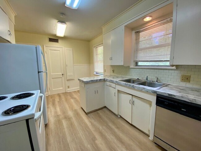 2719 Fairfield Ave, Unit 2719 Fairfield Ave in Shreveport, LA - Building Photo - Building Photo