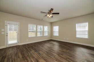 258 Faron Dr in Atlanta, GA - Building Photo - Building Photo