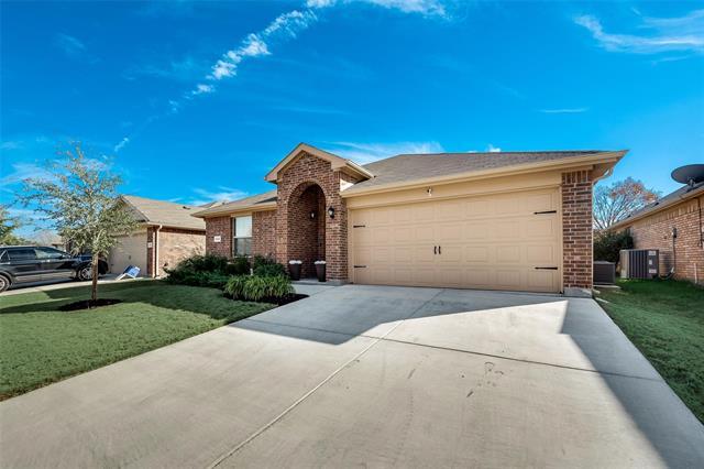 649 Clearbrook St in Azle, TX - Building Photo - Building Photo