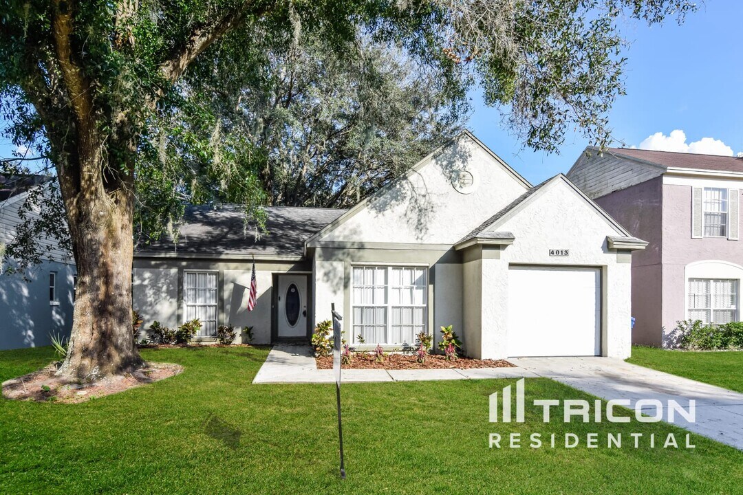 4013 Forecast Dr in Brandon, FL - Foto de edificio