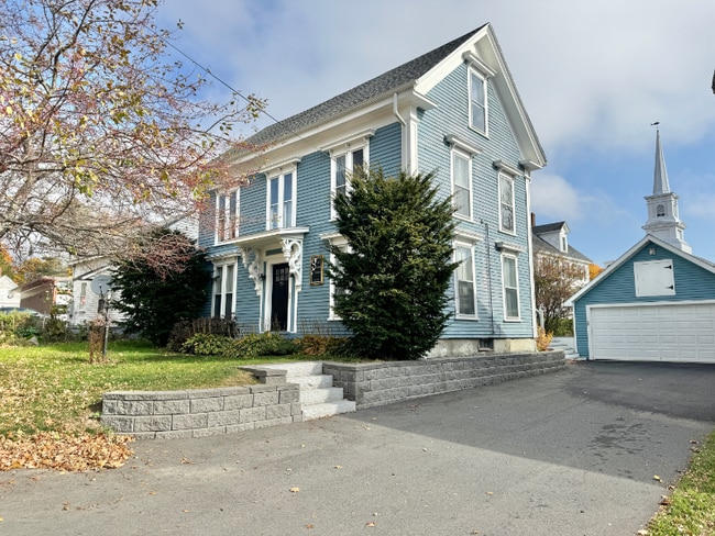23 Mechanic St