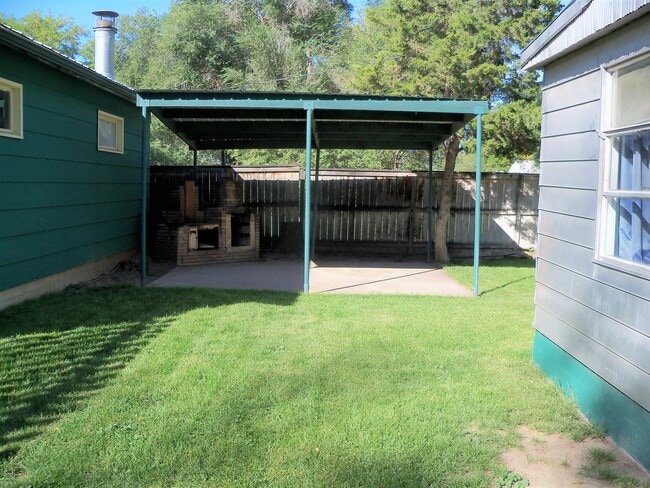 property at 612 8th St W