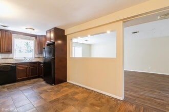 392 King St in Chappaqua, NY - Building Photo - Building Photo