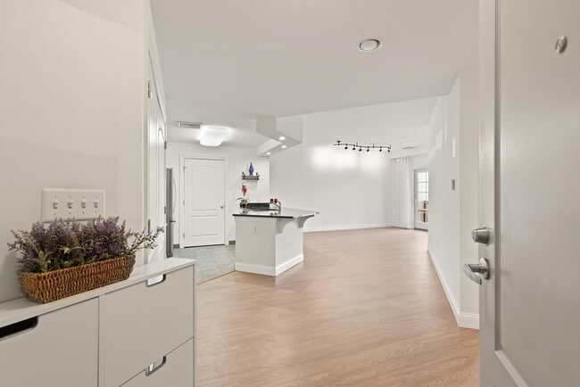 501 Commerce Dr in Braintree, MA - Building Photo - Building Photo